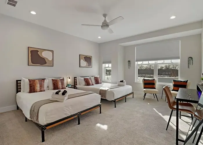 Апартаменты Perfect 4br Townhouse With Parking & Pickleball Access *