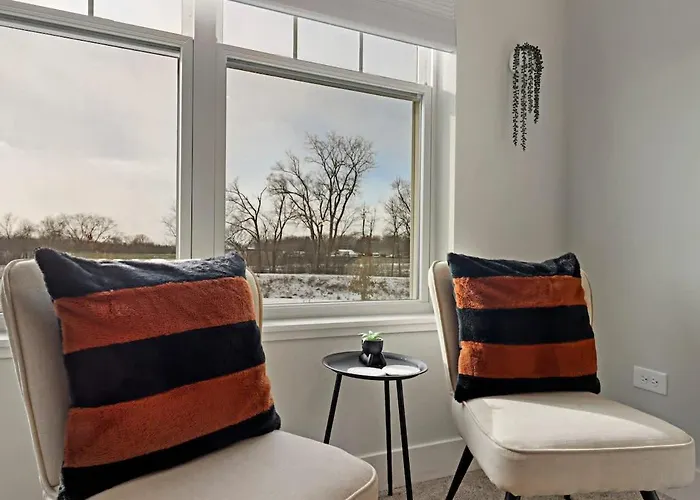 Апартаменты Perfect 4br Townhouse With Parking & Pickleball Access
