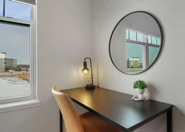 Апартаменты Perfect 4br Townhouse With Parking & Pickleball Access