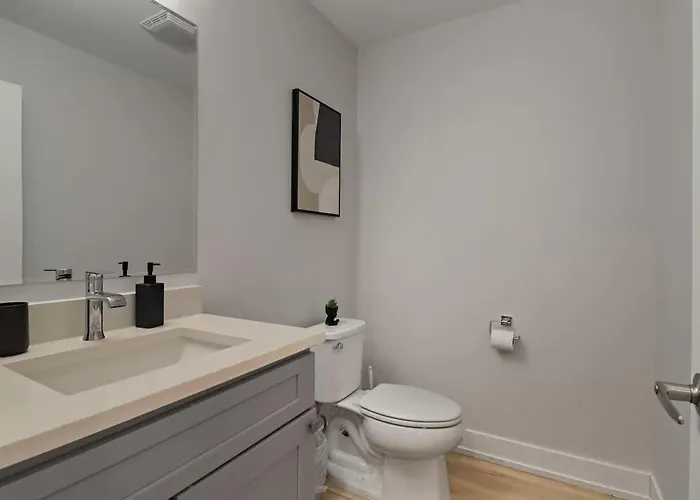 Апартаменты Perfect 4br Townhouse With Parking & Pickleball Access